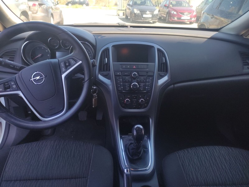 opel astra j sports tourer (p10) del año 2016