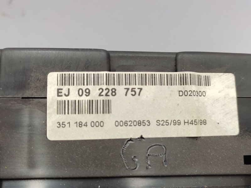 Recambio de cuadro instrumentos para opel zafira a monospace (t98) 2.0 di 16v (f75) referencia OEM IAM  9193324 