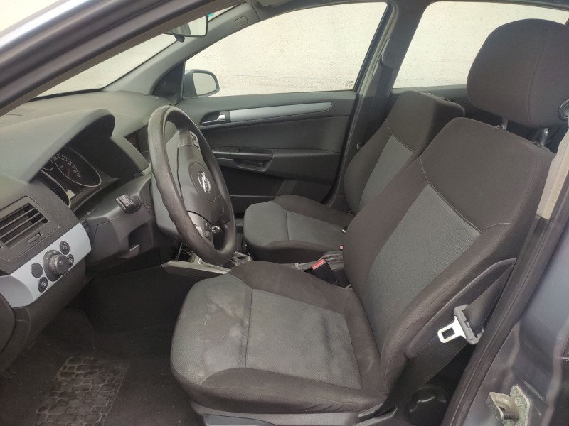 opel astra h sedán (a04) del año 2005