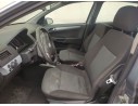 OPEL ASTRA H SEDÁN (A04)