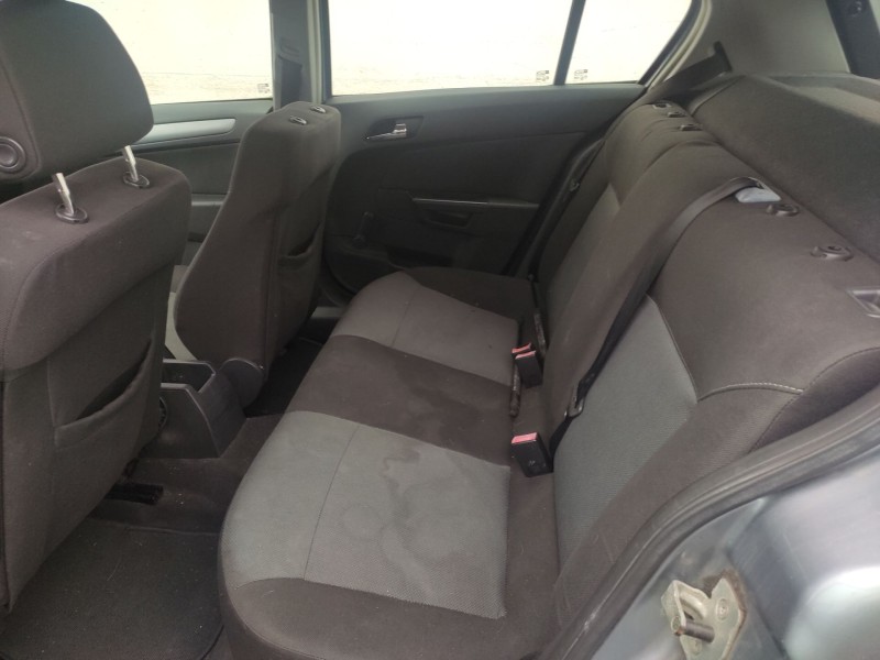 opel astra h sedán (a04) del año 2005