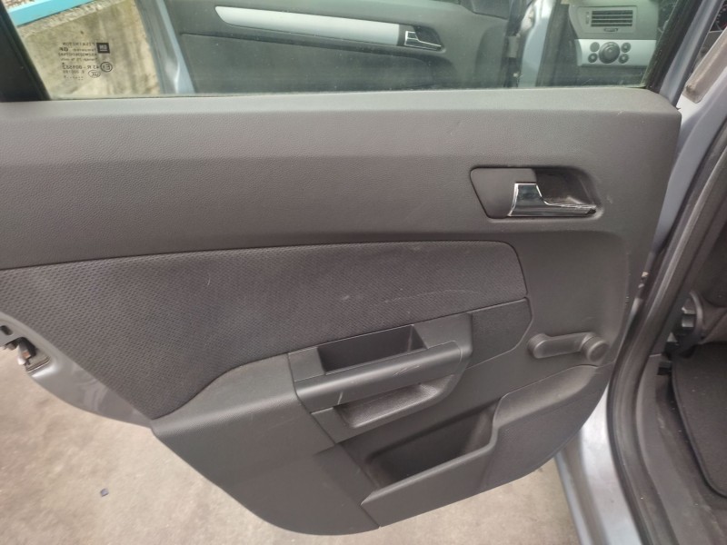 opel astra h sedán (a04) del año 2005