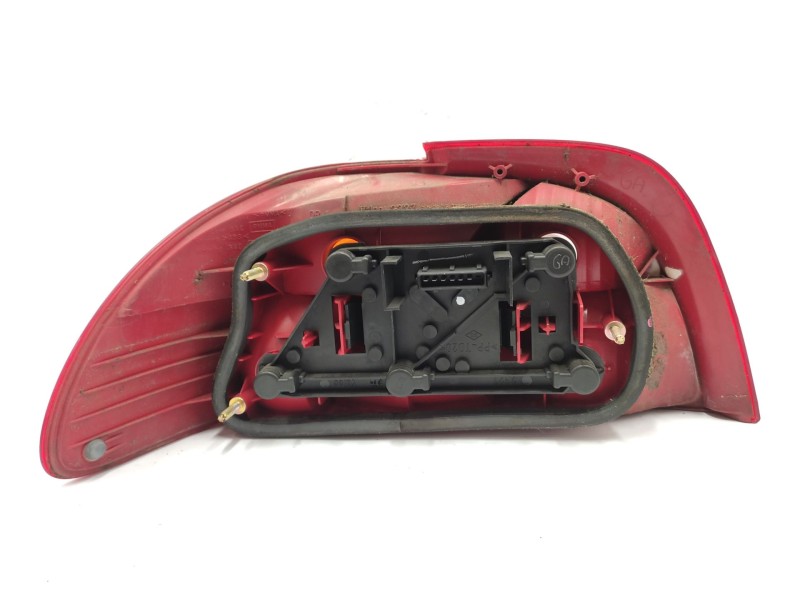 Recambio de piloto trasero derecho para toyota avensis (_t22_) 1.6 (at220_) referencia OEM IAM   