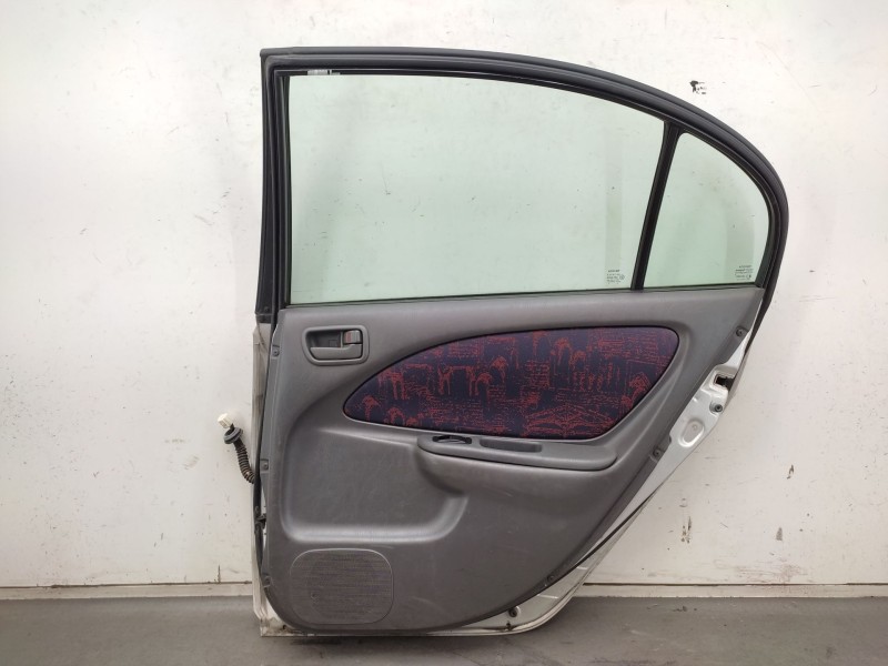 Recambio de puerta trasera derecha para toyota avensis (_t22_) 1.6 (at220_) referencia OEM IAM   