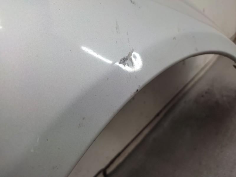 Recambio de aleta delantera derecha para toyota avensis (_t22_) 1.6 (at220_) referencia OEM IAM   