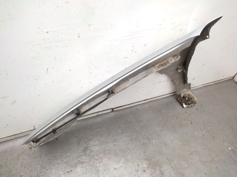 Recambio de aleta delantera derecha para toyota avensis (_t22_) 1.6 (at220_) referencia OEM IAM   