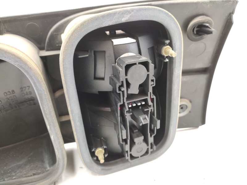 Piloto Trasero Central 7703072198  - Renault Laguna I (b56_, 556_) 1.8 6