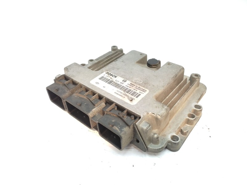 Recambio de centralita motor uce para renault trafic ii furgoneta (fl) 1.9 dci 100 (fl0c) referencia OEM IAM   