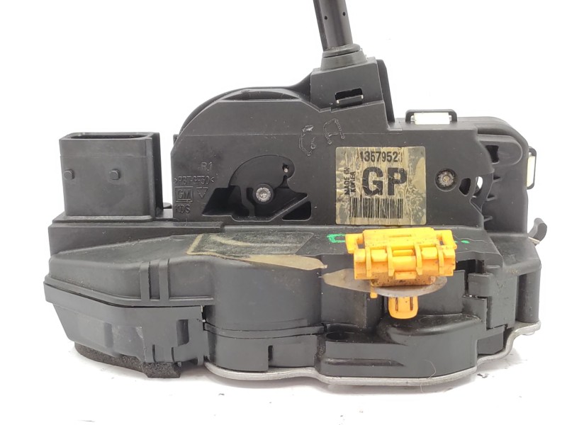 Recambio de cerradura puerta delantera derecha para chevrolet cruze hatchback 1.6 referencia OEM IAM  13579523 