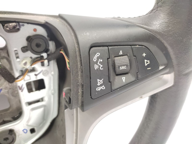 Recambio de volante para chevrolet cruze hatchback 1.6 referencia OEM IAM  95459394 