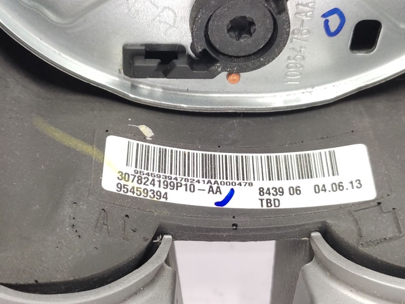 Recambio de volante para chevrolet cruze hatchback 1.6 referencia OEM IAM  95459394 