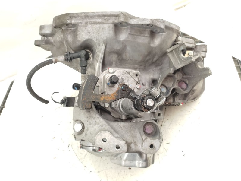 Recambio de caja cambios para chevrolet cruze hatchback 1.6 referencia OEM IAM   