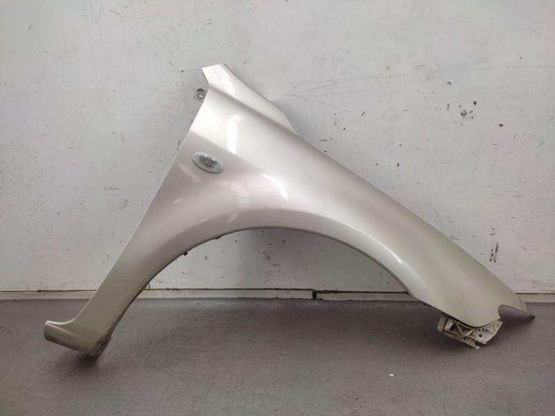 Recambio de aleta delantera derecha para mazda 6 hatchback (gg) 1.8 referencia OEM IAM   