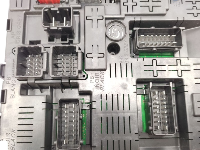 Caja Reles / Fusibles 9678477180  - Peugeot 5008 (0u_, 0e_) 1.6 Hdi 3