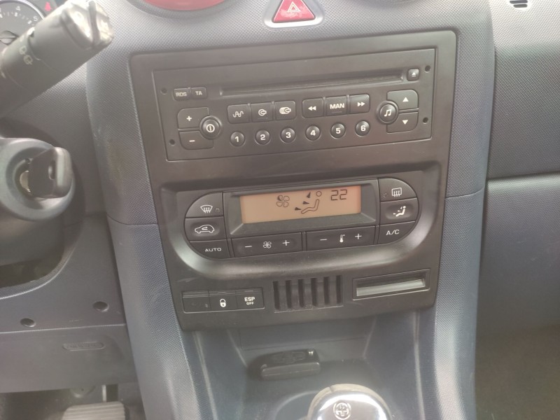 peugeot 1007 (km_) del año 2006