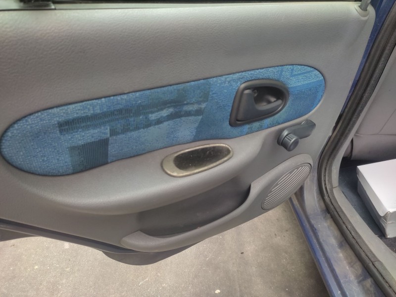 renault clio ii (bb_, cb_) del año 2000