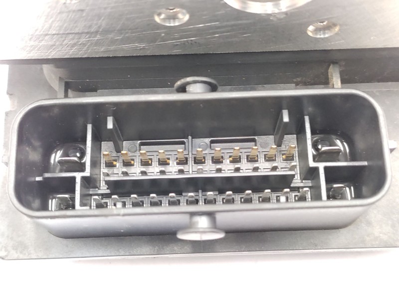 Recambio de abs para peugeot 5008 (0u_, 0e_) 1.6 hdi referencia OEM IAM   