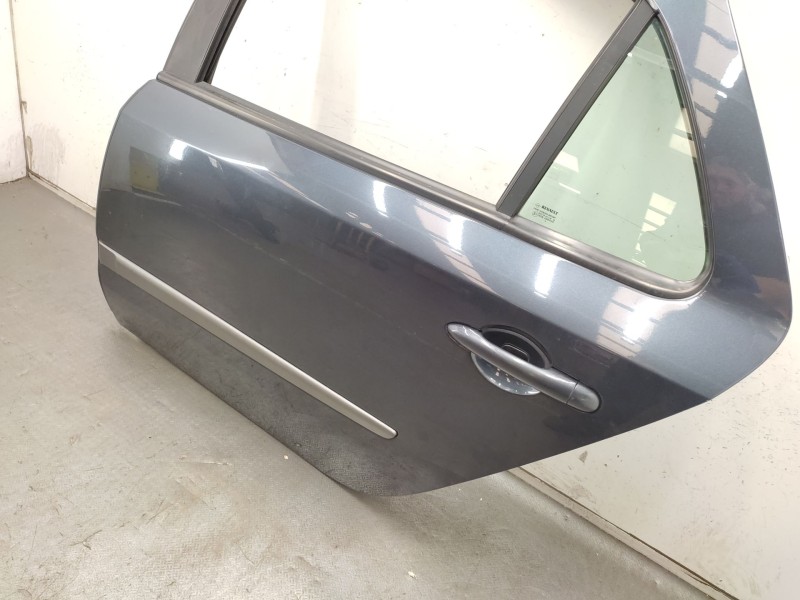 Recambio de puerta trasera izquierda para renault laguna ii (bg0/1_) 1.9 dci (bg1a, bg1v) referencia OEM IAM   