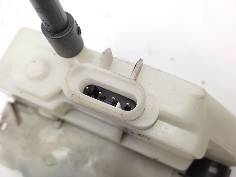 Recambio de cerradura puerta delantera izquierda para renault laguna ii (bg0/1_) 1.9 dci (bg1a, bg1v) referencia OEM IAM   