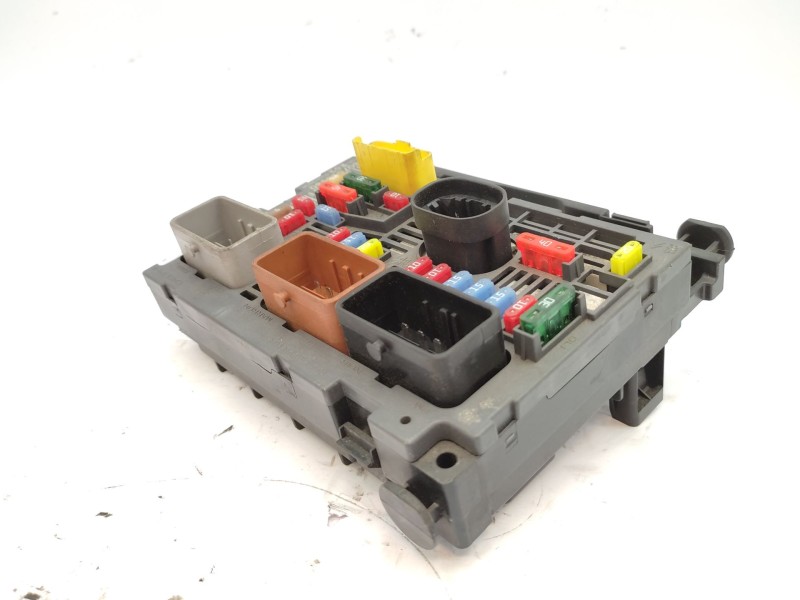 Recambio de caja reles / fusibles para peugeot 5008 (0u_, 0e_) 1.6 hdi referencia OEM IAM   