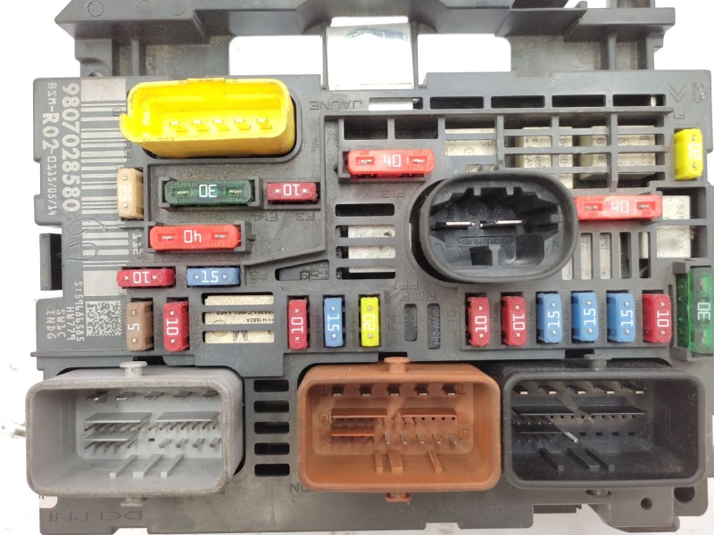 Recambio de caja reles / fusibles para peugeot 5008 (0u_, 0e_) 1.6 hdi referencia OEM IAM   