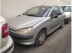 peugeot 206 sedán del año 2002