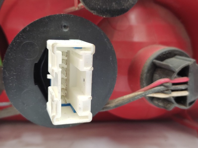 Recambio de piloto trasero izquierdo para peugeot 407 coupé (6c_) 2.2 16v referencia OEM IAM  6350Y1 