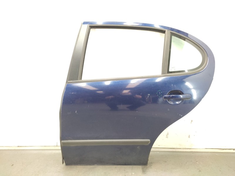 Recambio de puerta trasera izquierda para seat toledo ii (1m2) 1.9 tdi referencia OEM IAM  1M0833055L 
