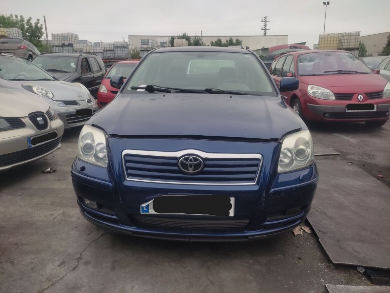 toyota avensis (_t22_) del año 2003