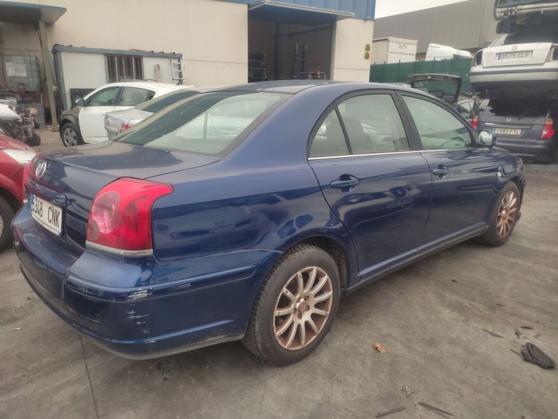 toyota avensis (_t22_) del año 2003