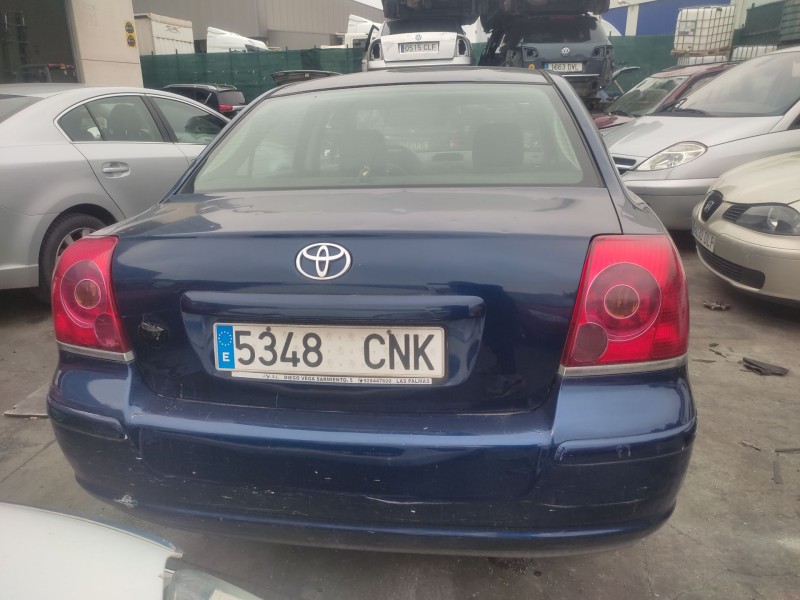 toyota avensis (_t22_) del año 2003