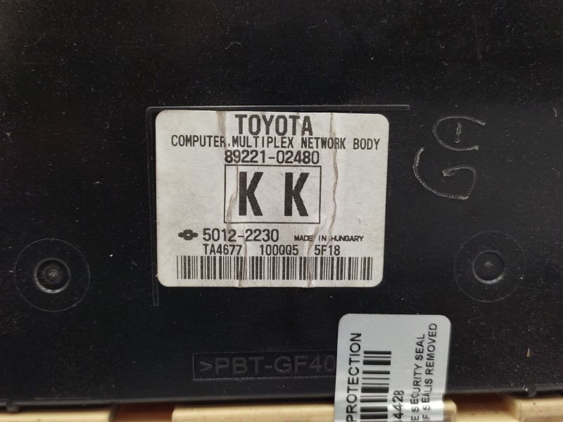 Caja Reles / Fusibles 8273012x80a 8922102480  - Toyota Auris (_e18_) 1.8 Hybrid (zwe186_) 5