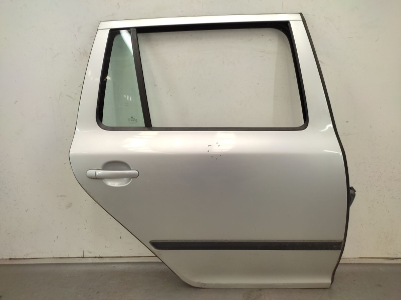 Recambio de puerta trasera derecha para skoda octavia ii combi (1z5) 2.0 fsi referencia OEM IAM   