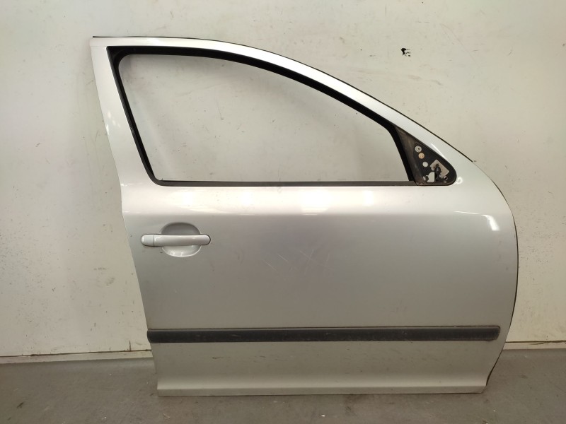 Recambio de puerta delantera derecha para skoda octavia ii combi (1z5) 2.0 fsi referencia OEM IAM   
