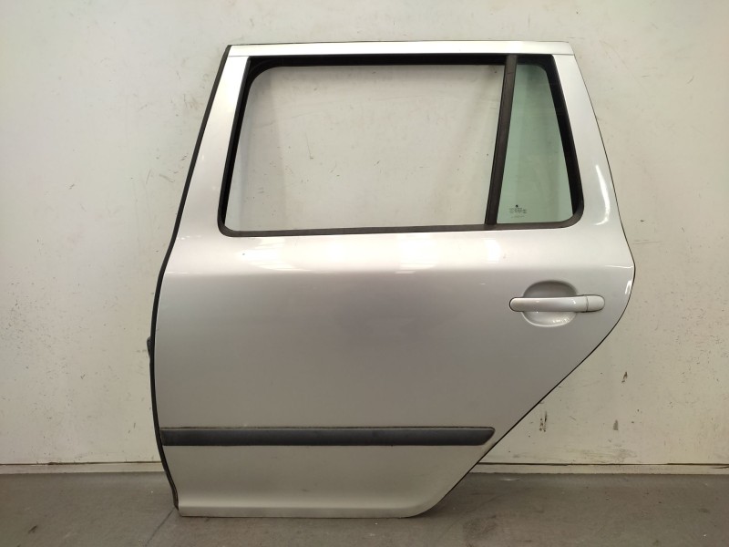 Recambio de puerta trasera izquierda para skoda octavia ii combi (1z5) 2.0 fsi referencia OEM IAM   
