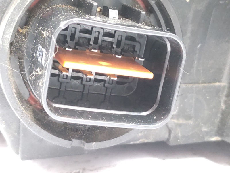 Faro Derecho 921022p030  - Kia Sorento 2.2 Crdi Cat 3