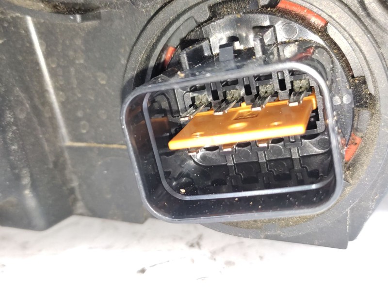 Faro Izquierdo 921012p030  - Kia Sorento 2.2 Crdi Cat 3