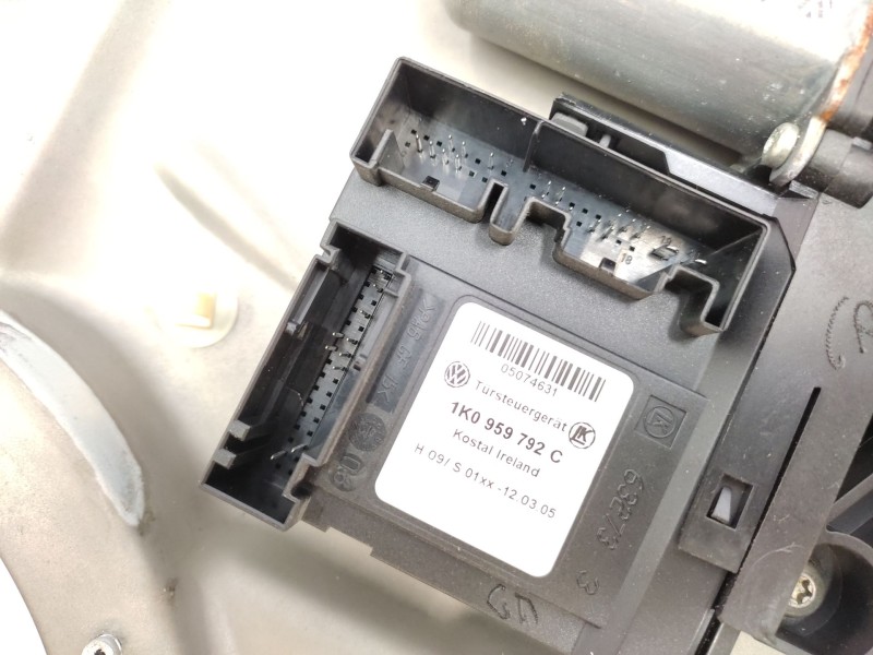 Recambio de elevalunas delantero derecho para skoda octavia ii combi (1z5) 2.0 fsi referencia OEM IAM   