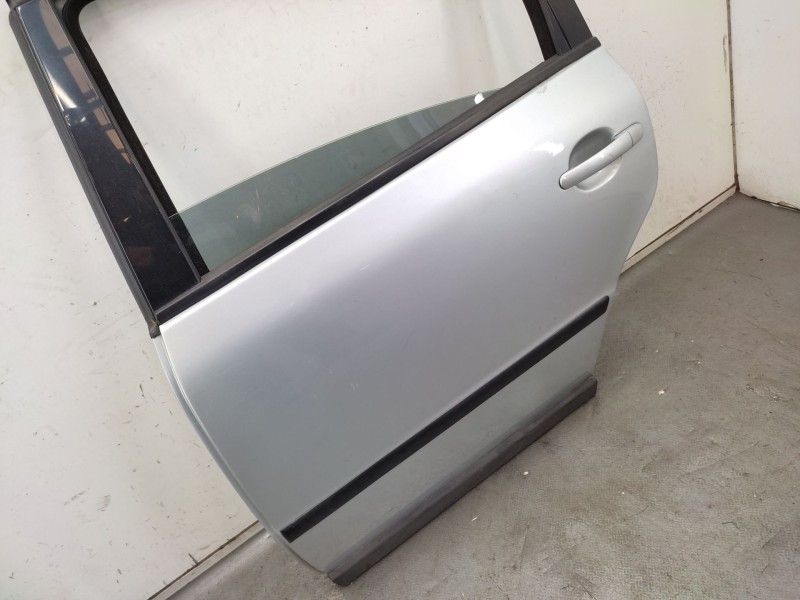 Puerta Trasera Izquierda 3b5833051ab  - Volkswagen Passat B5.5 (3b3) 1.9 Tdi 3