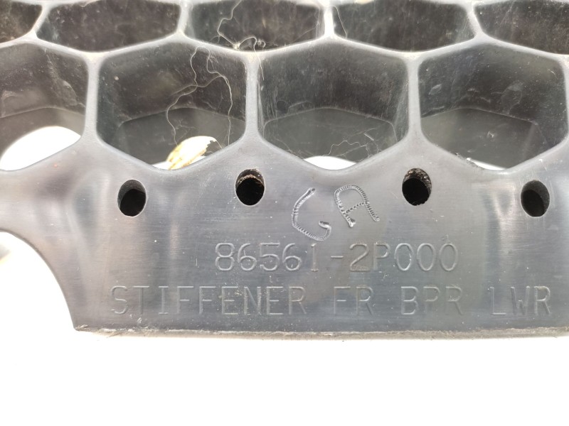 Travesaño Inferior 865612p000 865602p000  - Kia Sorento 2.2 Crdi Cat 3