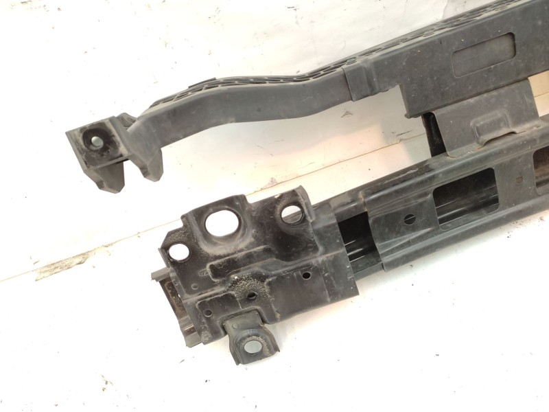 Refuerzo Paragolpes Delantero 865302p300  - Kia Sorento 2.2 Crdi Cat 5