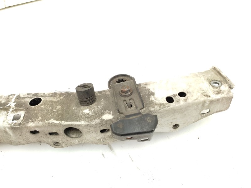 Recambio de travesaño superior para toyota auris (_e18_) 1.8 hybrid (zwe186_) referencia OEM IAM   
