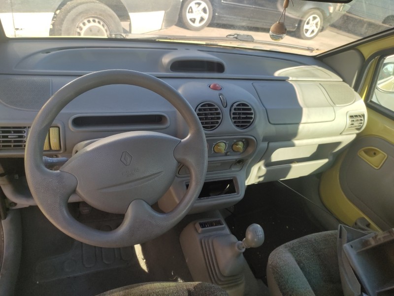 renault twingo (co6) del año 2000