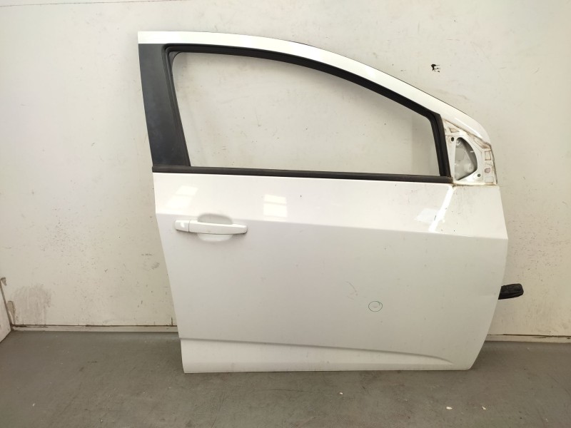 Recambio de puerta delantera derecha para chevrolet aveo berlina hatchback ls referencia OEM IAM 95940508  