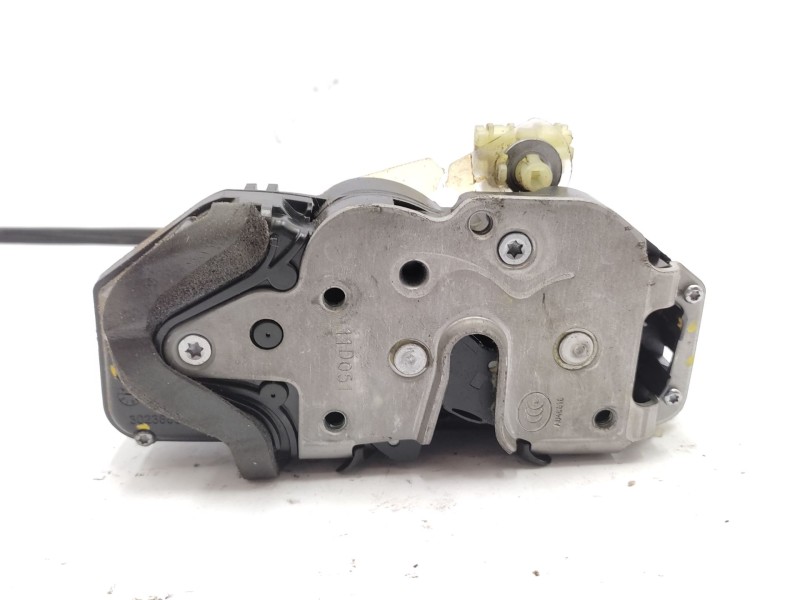 Cerradura Puerta Delantera Derecha 13577984 13579523  - Chevrolet Aveo Berlina Hatchback Ls 3