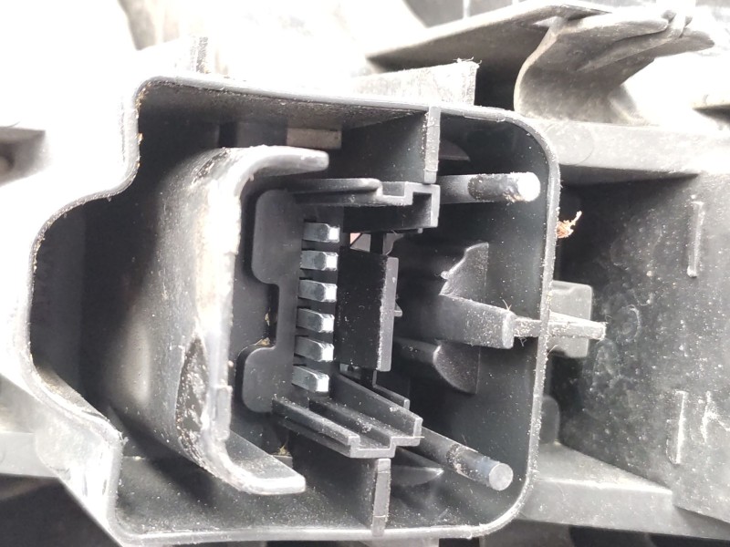 Recambio de piloto trasero izquierdo para renault grand scénic ii (jm0/1_) 1.9 dci (jm0g, jm12, jm1g, jm2c) referencia OEM IAM  
