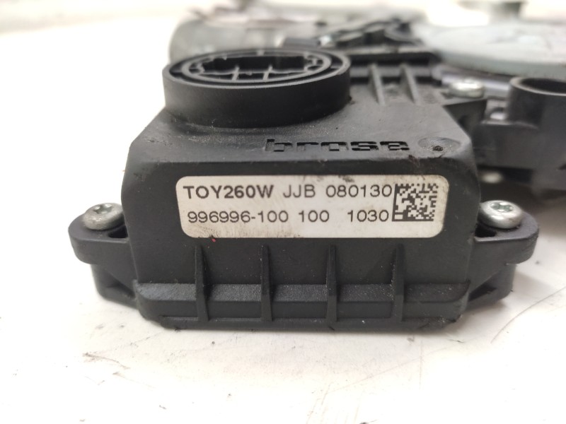 Elevalunas Trasero Derecho 698300f020  - Toyota Corolla Verso (r1) 2.2 D-4d Luna 3