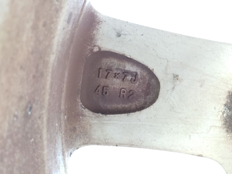 Llanta 4261142270  - Toyota Rav 4 (a3) 2.2 Turbodiesel Cat 3