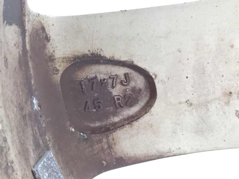 Llanta 4261142270  - Toyota Rav 4 (a3) 2.2 Turbodiesel Cat 3