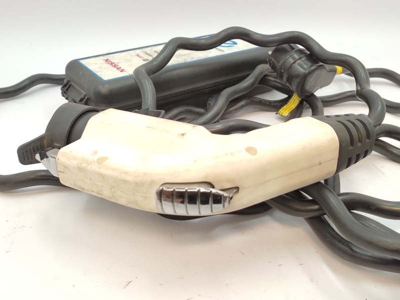 Cargador 73358482  - Nissan Leaf 4
